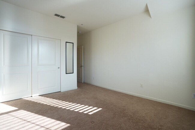 Building Photo - Four Bedroom Napa Home