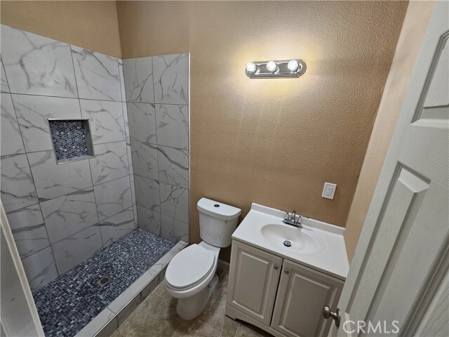 Building Photo - 18995 Gentian Ave