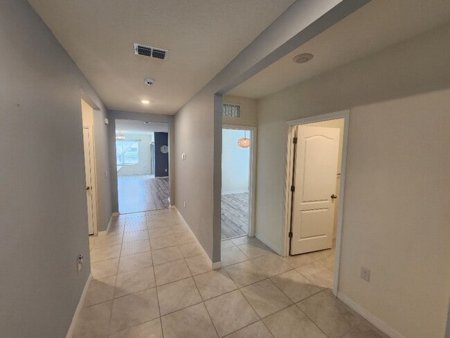 Building Photo - Coastal Woods Lakefront Home