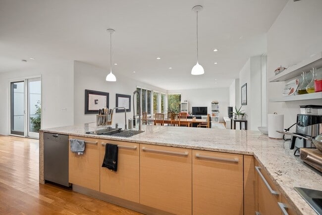 Building Photo - 35 Thornberry Rd