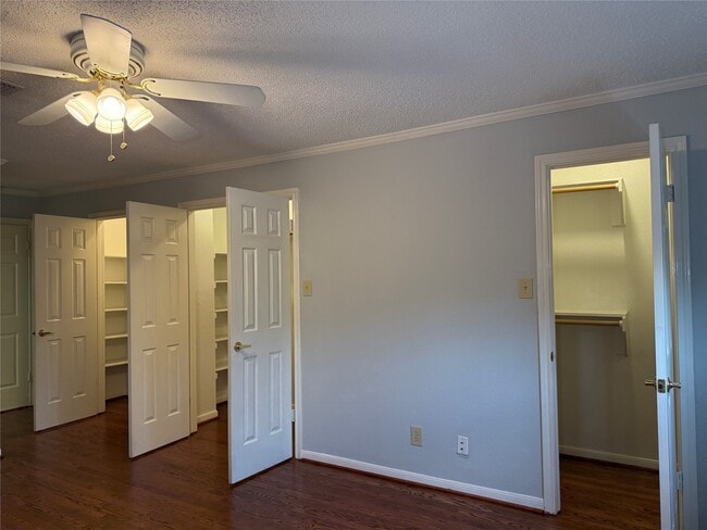 Building Photo - 3636 Lake St