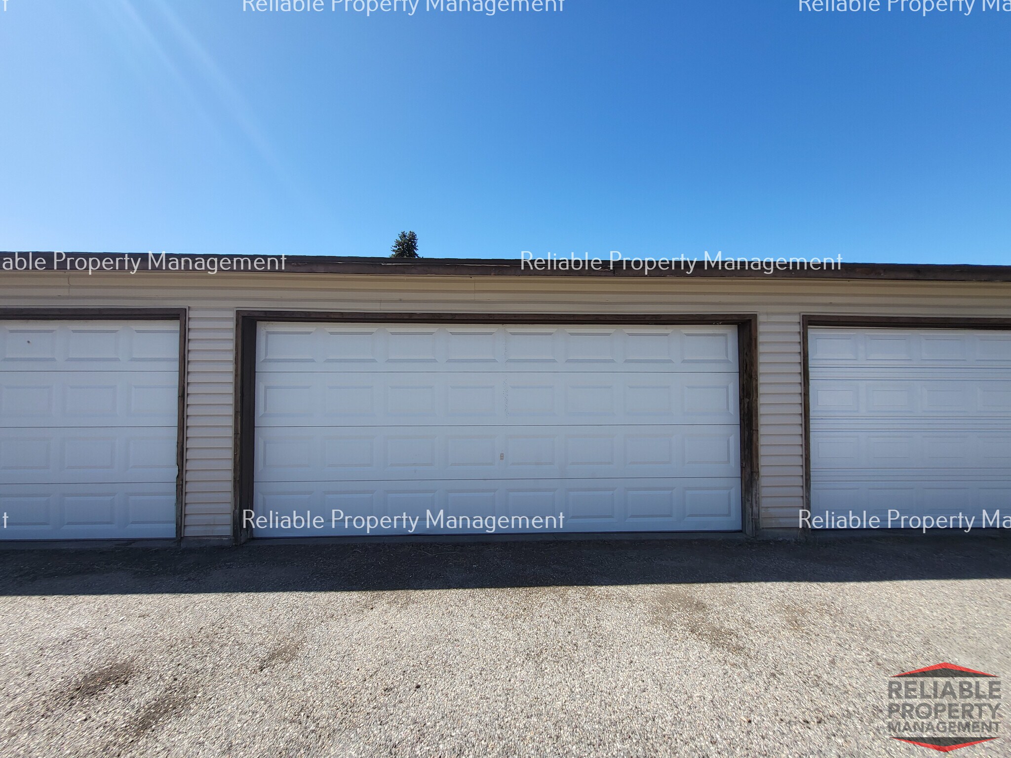 Building Photo - 1388 Ashment Ave