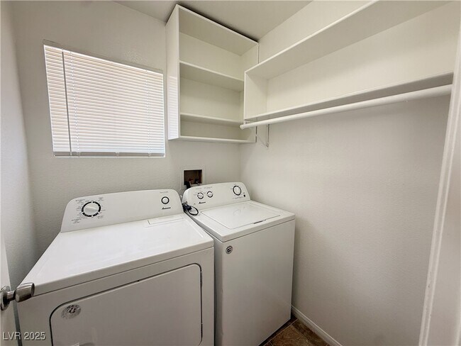 Building Photo - 5968 Hickory Nut Ave