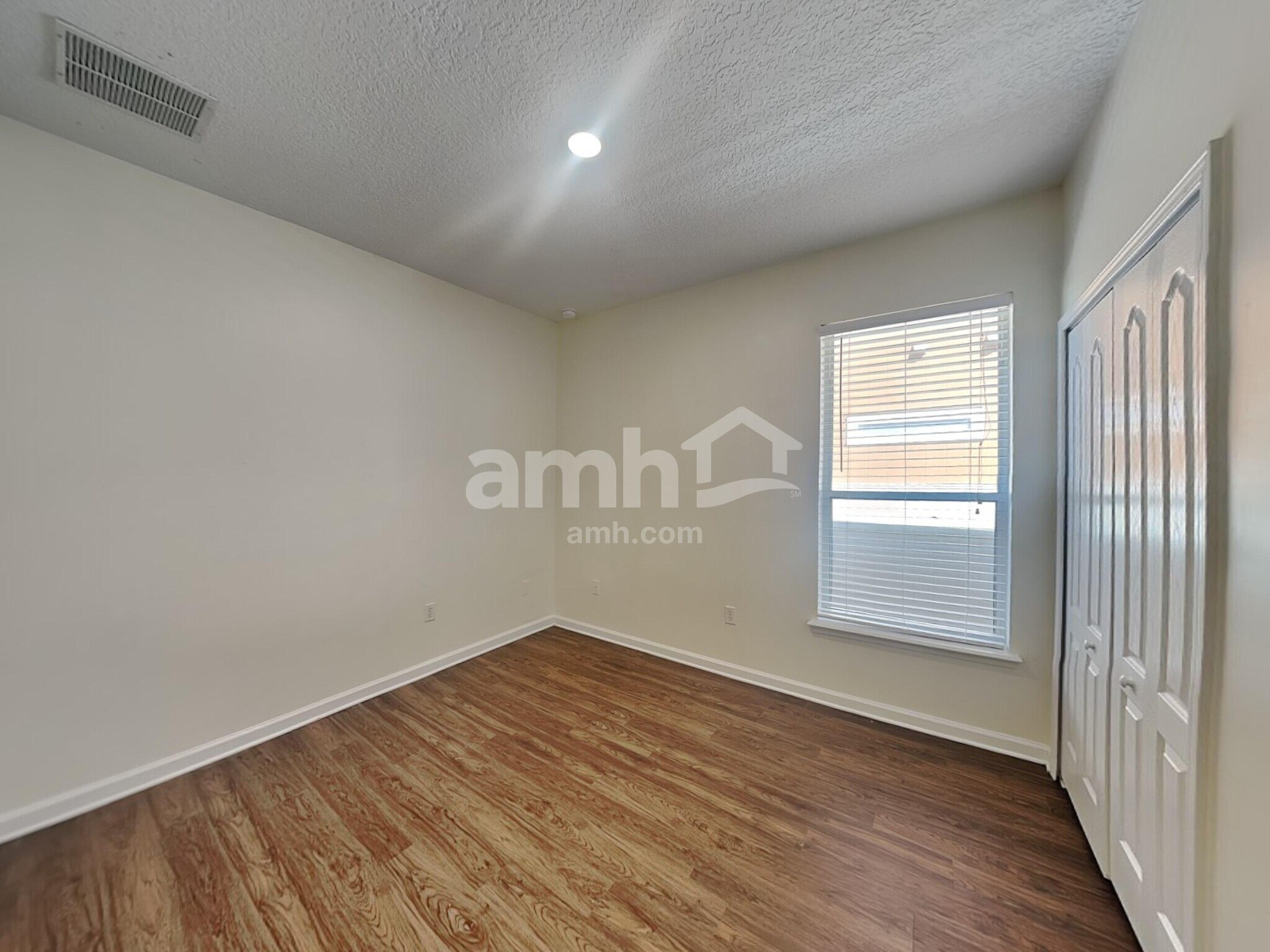 Building Photo - 2532 Creekfront Dr