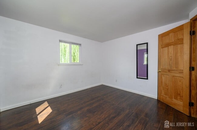 Building Photo - 16 Gerard Ave