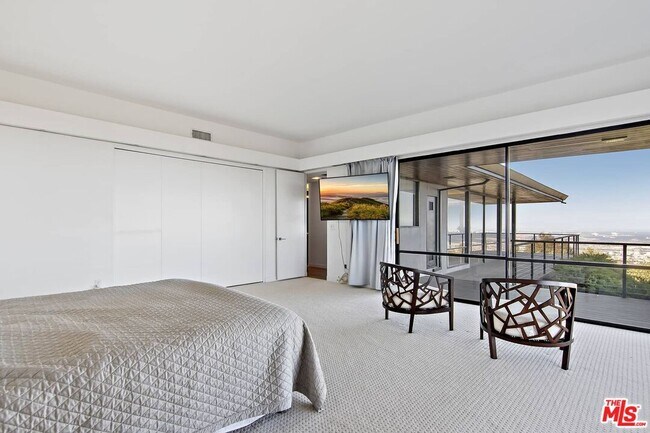 Building Photo - 6112 Via Subida