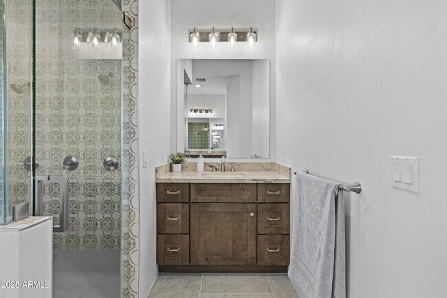 Building Photo - 2617 W Desert Hills Dr