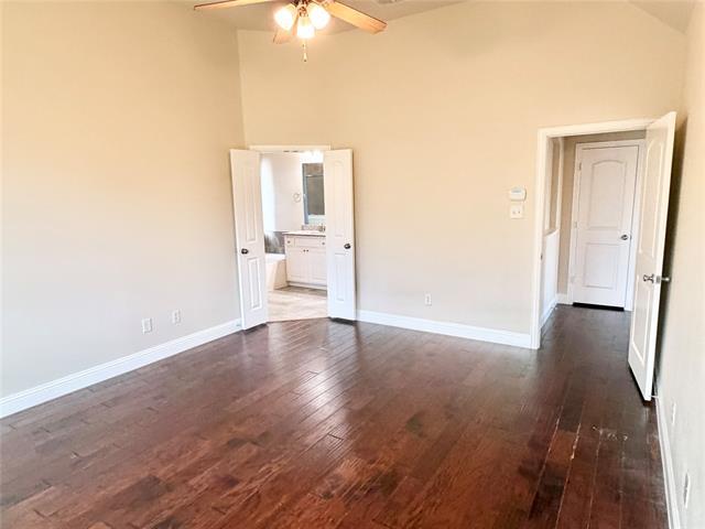 Building Photo - 1500 Grove Dr