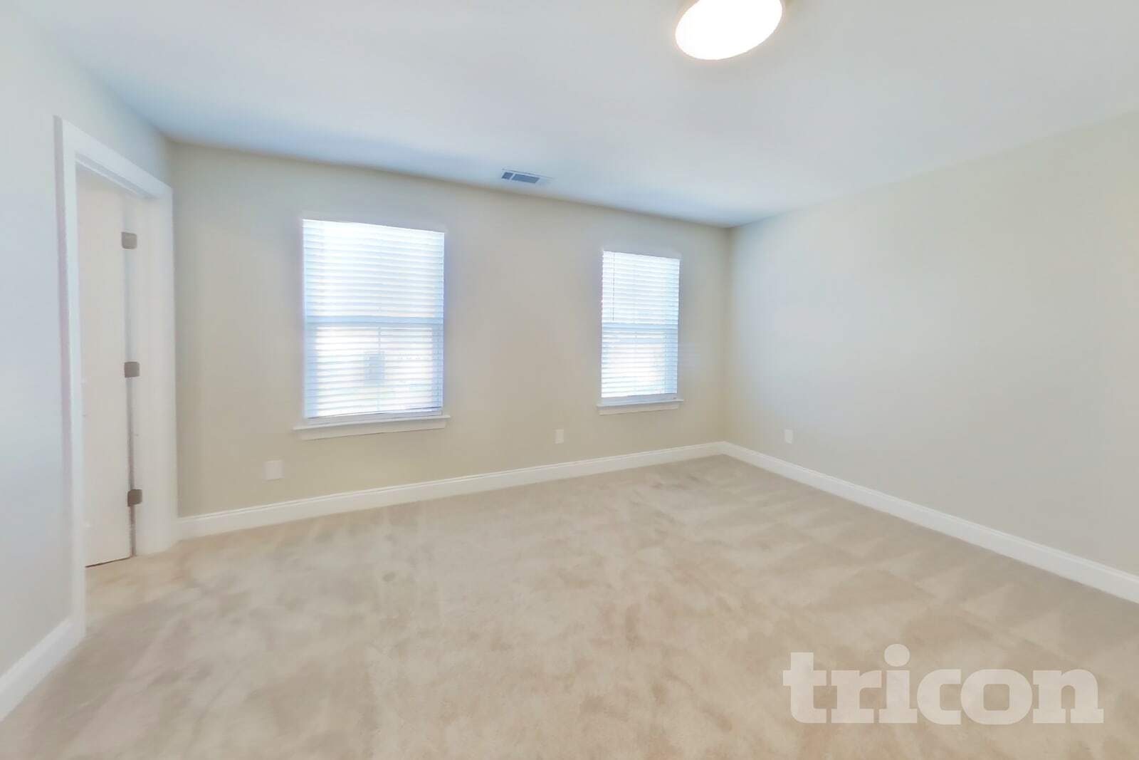 Building Photo - 1331 Carriage Park Dr