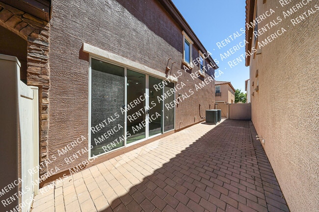 Building Photo - 886 S Brewer Dr