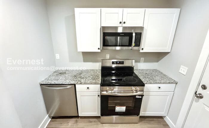 Building Photo - 1728 17th Ave N