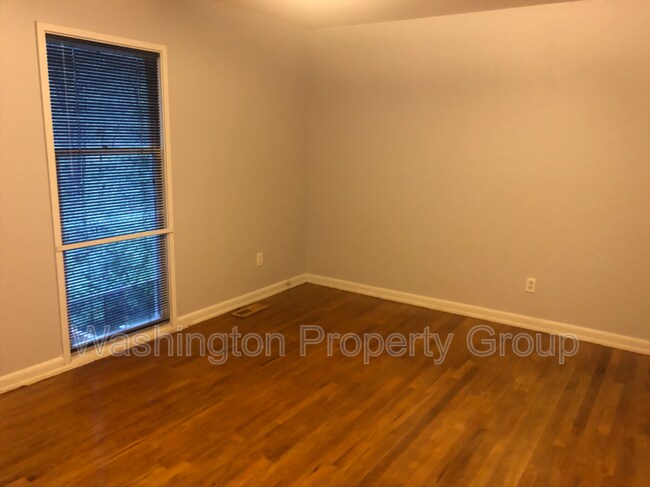 Building Photo - 1670 Wainwright Dr