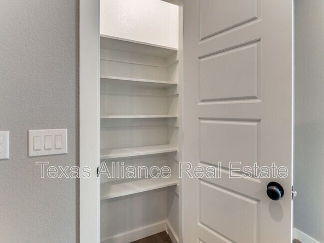 Building Photo - 3638 Frazier Ct