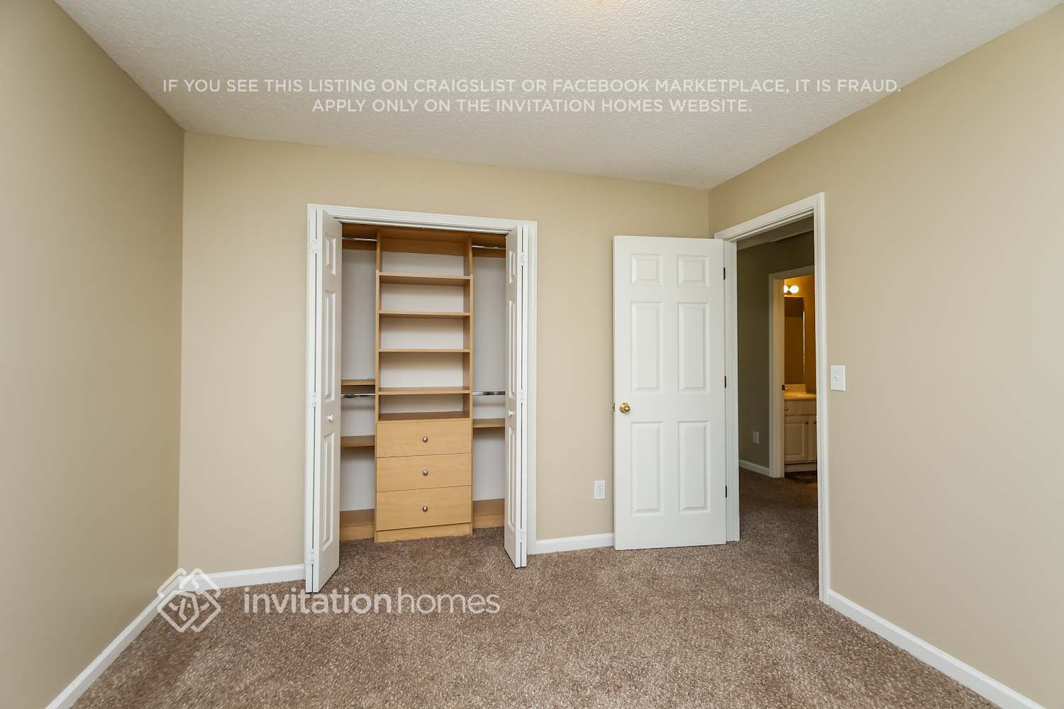 Building Photo - 1070 Soaring Dr NE