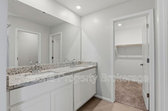 Building Photo - 17232 W Paraiso Ln