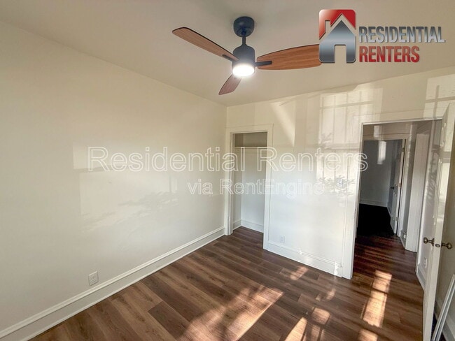 Building Photo - 5560 N 40th St