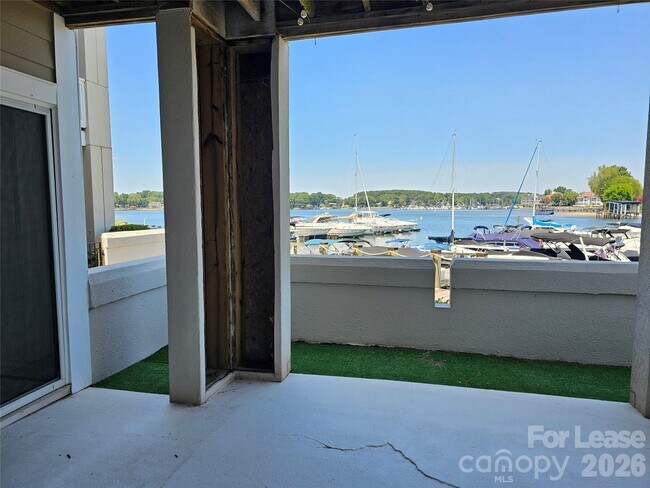 Building Photo - 18629 Vineyard Point Ln