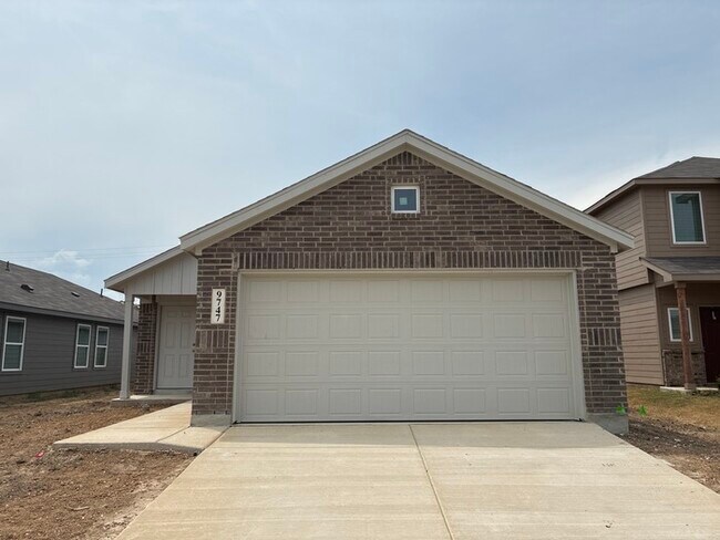 Building Photo - Charming 4 beds 2 baths in San Antonio!