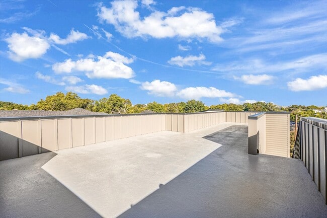 Building Photo - 1703 Nomas St