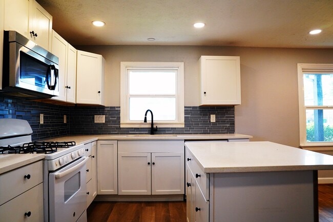 Building Photo - 3522 Rosedale St