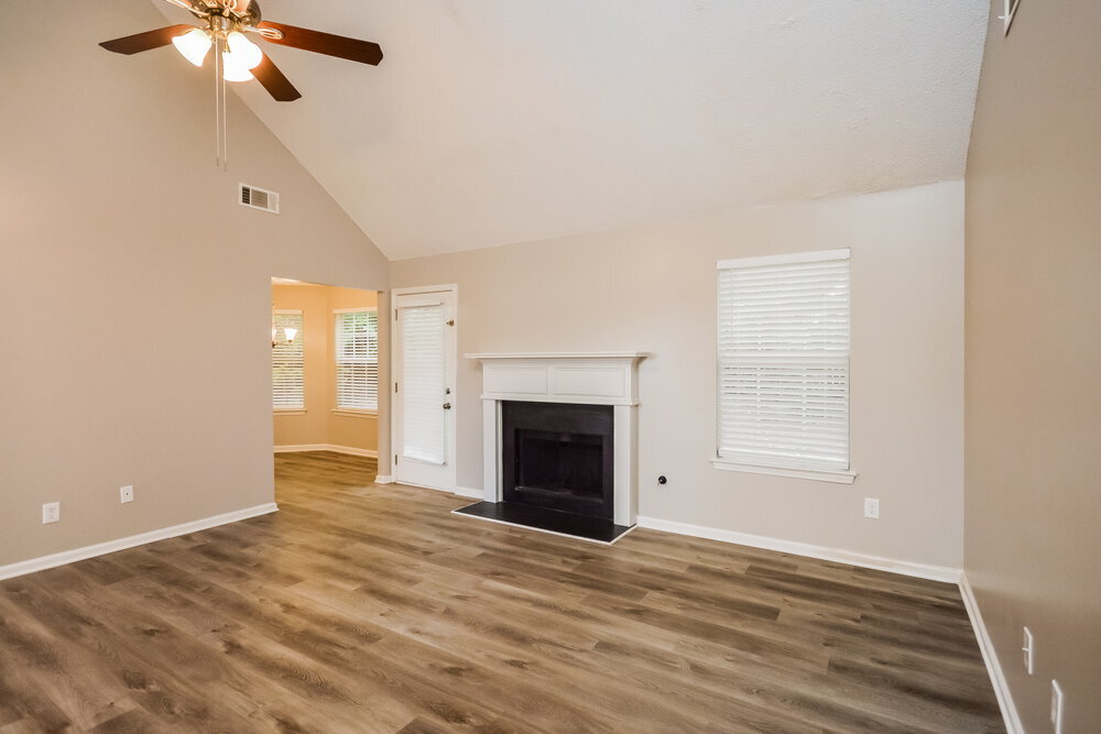 Building Photo - 10662 Village Landing