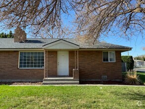 Building Photo - Cozy 2 Bedroom Duplex in Ephrata