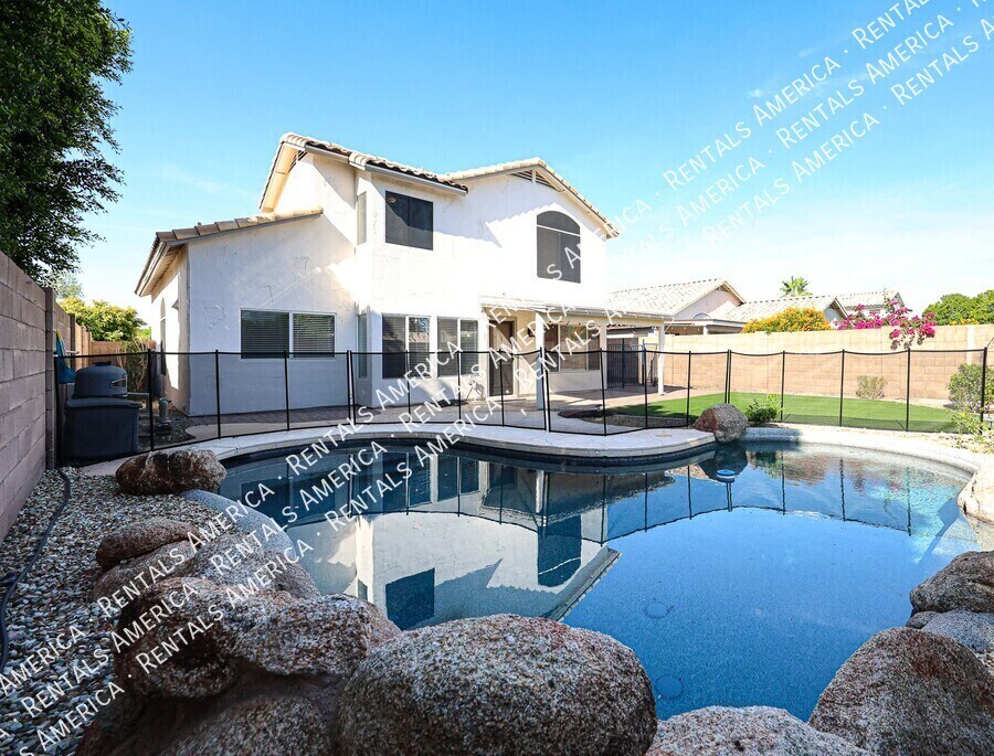 Building Photo - 6784 W Louise Dr