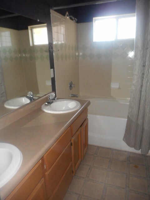 Building Photo - 12641 Tierra Tigre Ave