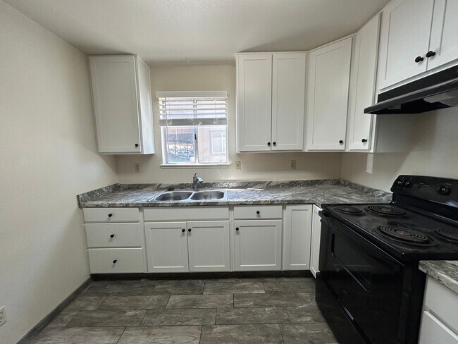 Building Photo - Gated community - Water, Garbage & Sewer I...