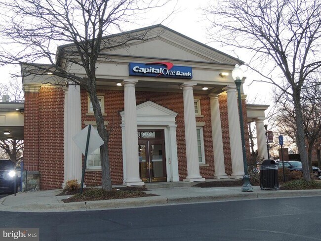 Building Photo - 12830 Rexmore Dr