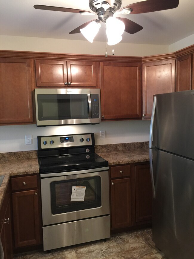 Kitchen - 1902 Wrigley St