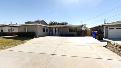 Building Photo - 7BD/3BA, Big Driveway!! (Lease out, pendin...