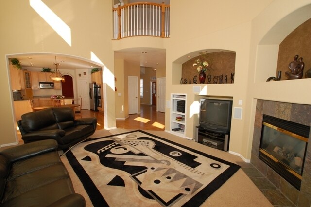 Building Photo - 10245 Carriage Club Dr