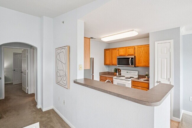 Building Photo - Gorgeous third floor - 1bd/1ba condo