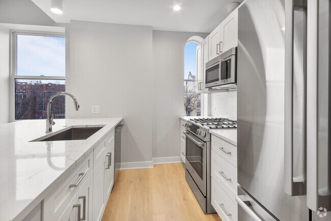 Building Photo - 4626 N Ashland Ave