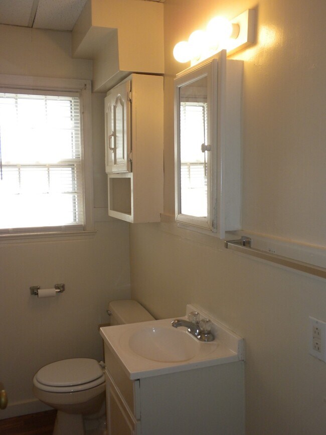 Building Photo - 1414 Anthony St