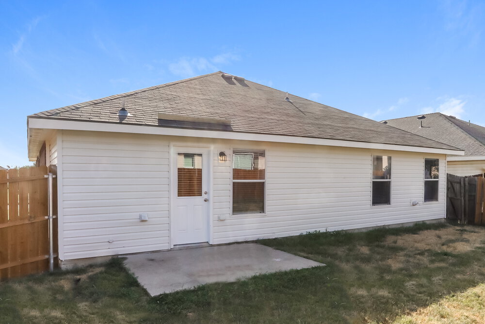 Building Photo - 1316 Hazelnut Dr