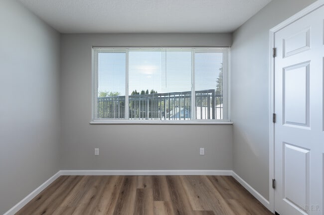 Building Photo - 2013 Columbia Blvd