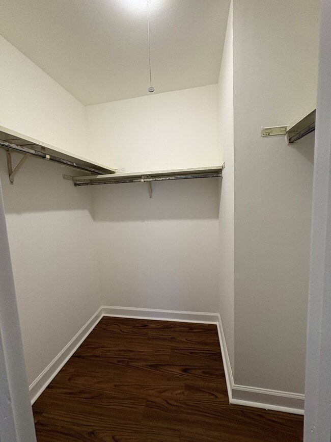 Building Photo - 201 N Waters Edge Dr