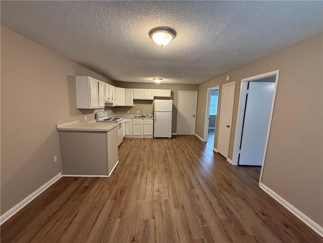 Building Photo - 11290 Tanner Williams Rd