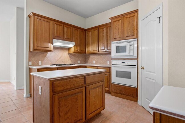 Building Photo - 8741 Lemens Spice Trail