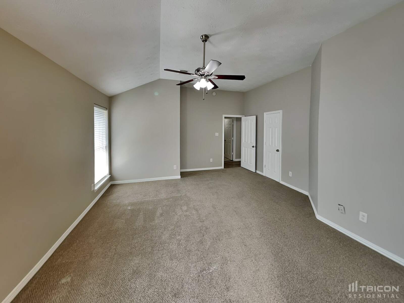 Building Photo - 24022 Holleygate Ct
