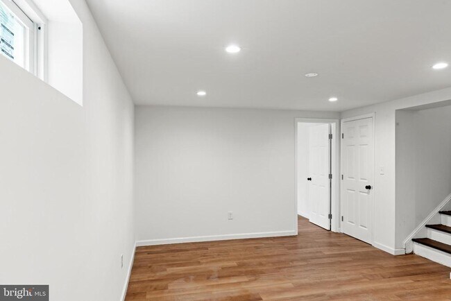 Building Photo - 5019 Leland Dr