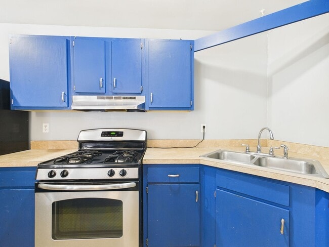 Building Photo - 783 Pleasant St