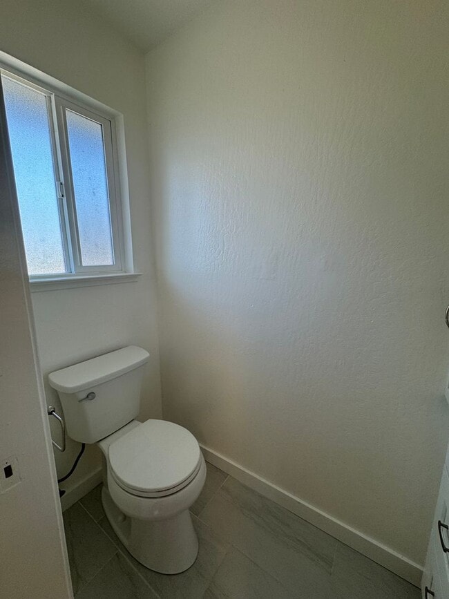 Building Photo - 455 Plum St