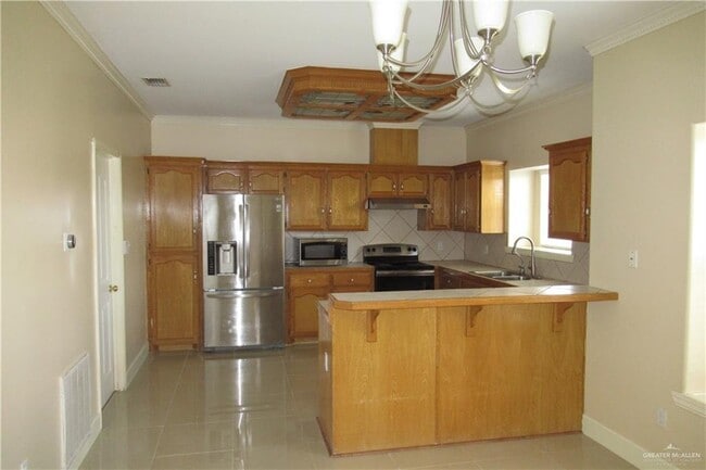 Building Photo - 33 Santa Teresa St