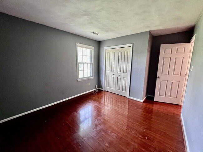 Building Photo - Beautiful 4 bedroom home in Salem