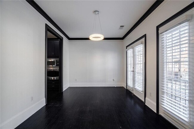 Building Photo - 2767 Durham Dr NE