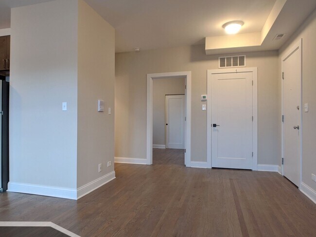 Building Photo - 3407 W Fullerton Ave
