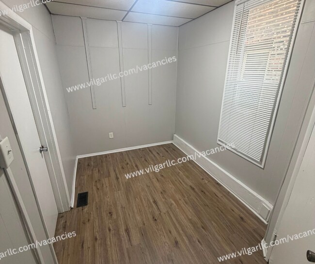 Building Photo - 4856 Magoun Ave